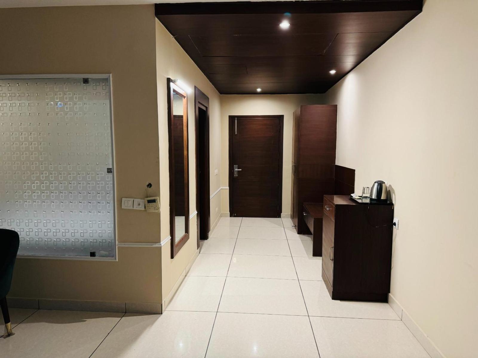 The Pearl Hotel Sirsa מראה חיצוני תמונה