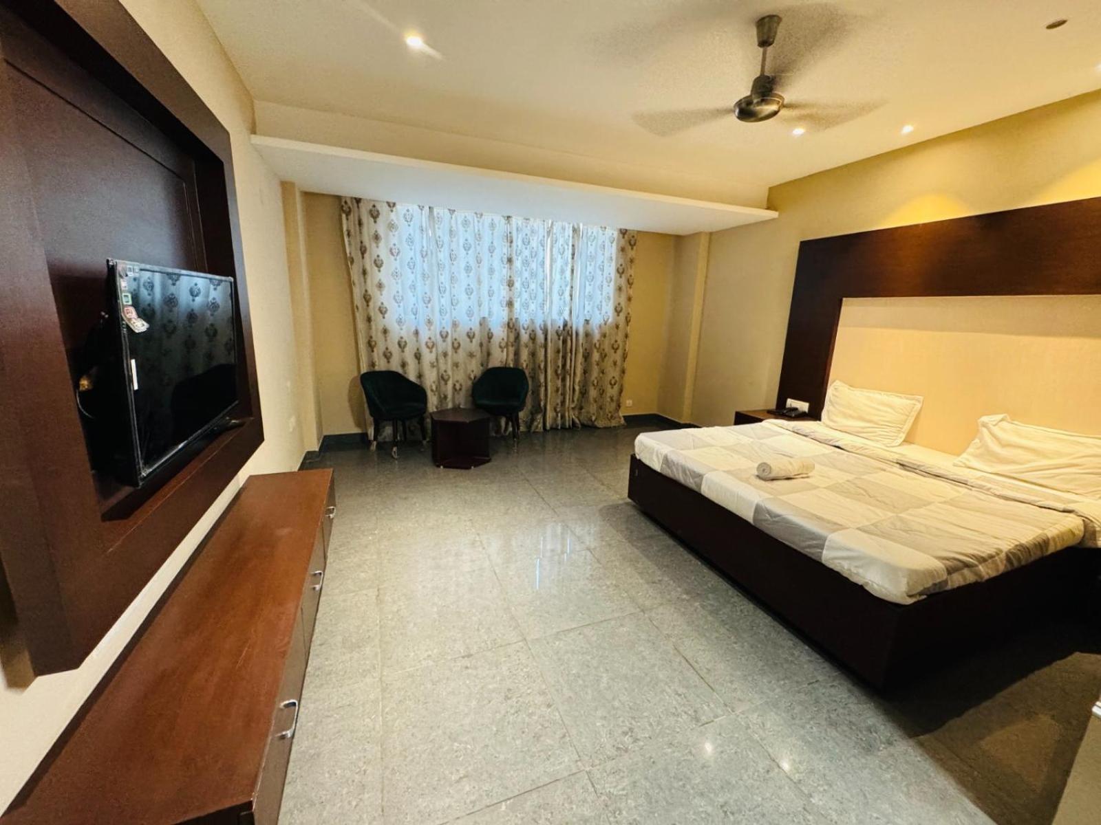The Pearl Hotel Sirsa מראה חיצוני תמונה